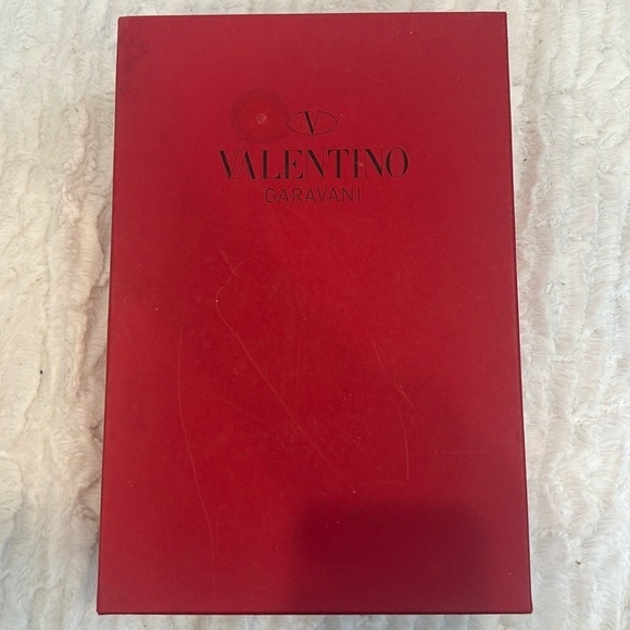 Valentino Garavani red shoebox empty - Picture 1 of 9